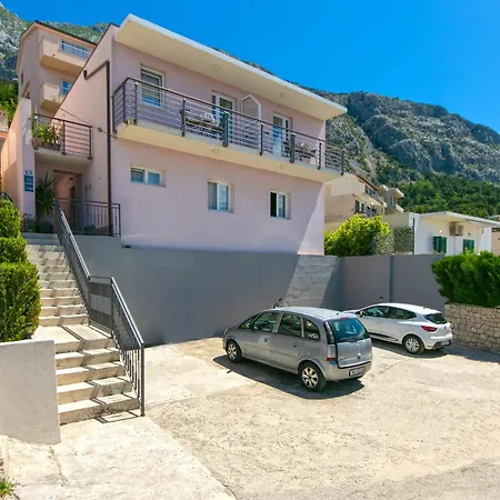 Nataly With Free Parking Apartment Makarska