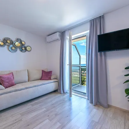 Apartment Nataly With Free Parking Makarska